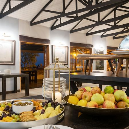 Gondwana Etosha Safari Lodge Окаукуэджо Экстерьер фото