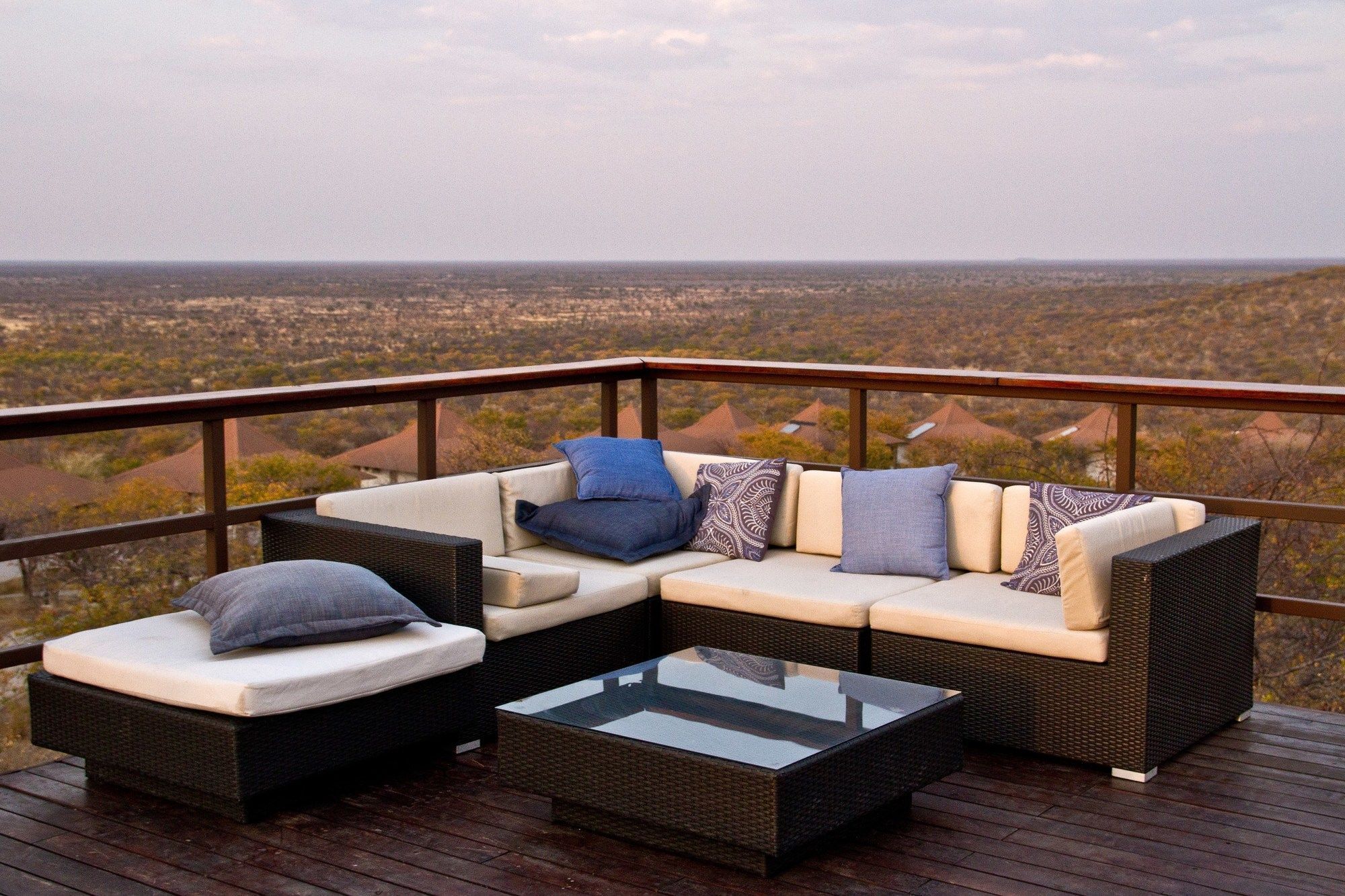 Gondwana Etosha Safari Lodge Окаукуэджо Экстерьер фото