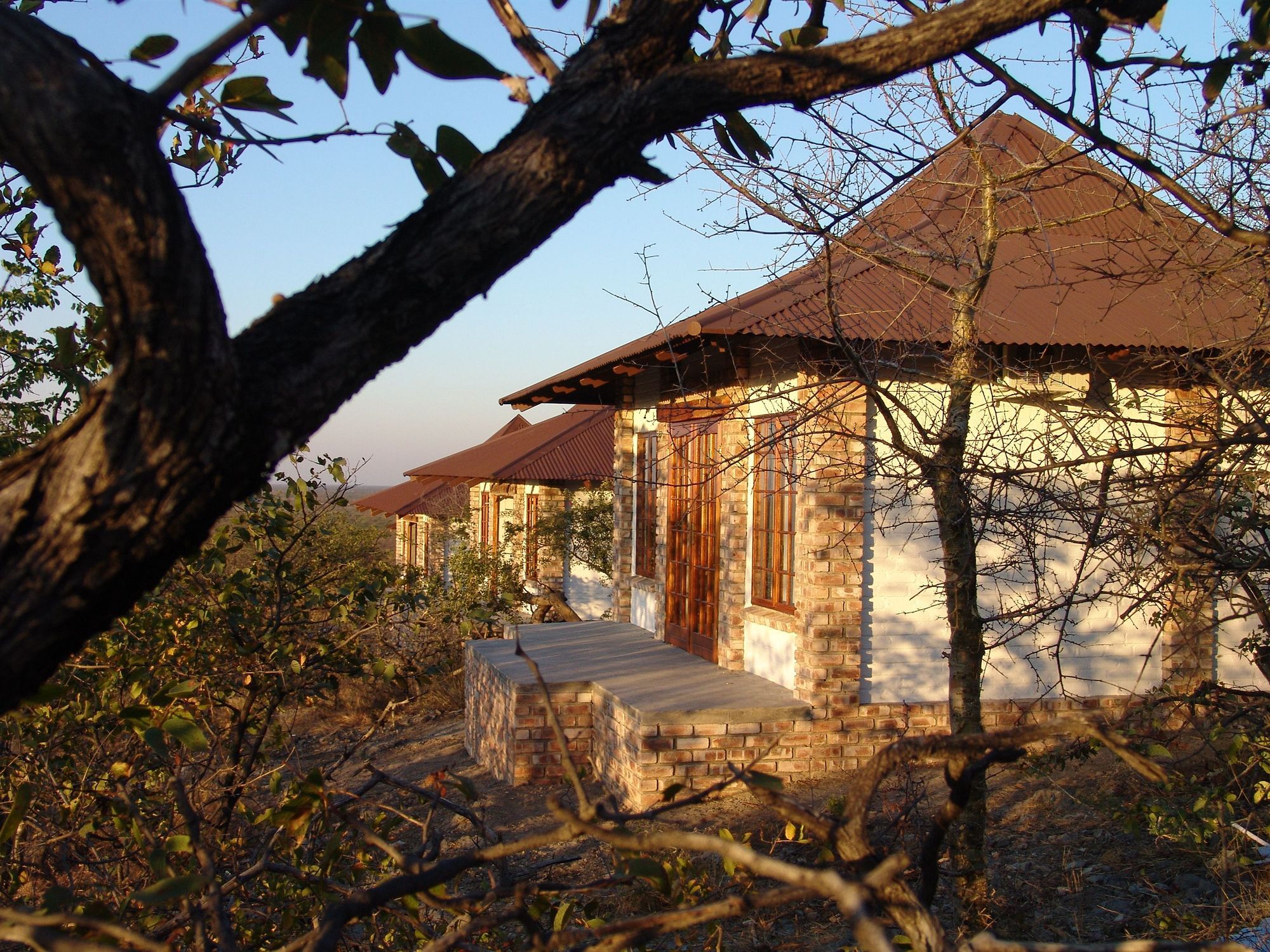 Gondwana Etosha Safari Lodge Окаукуэджо Экстерьер фото