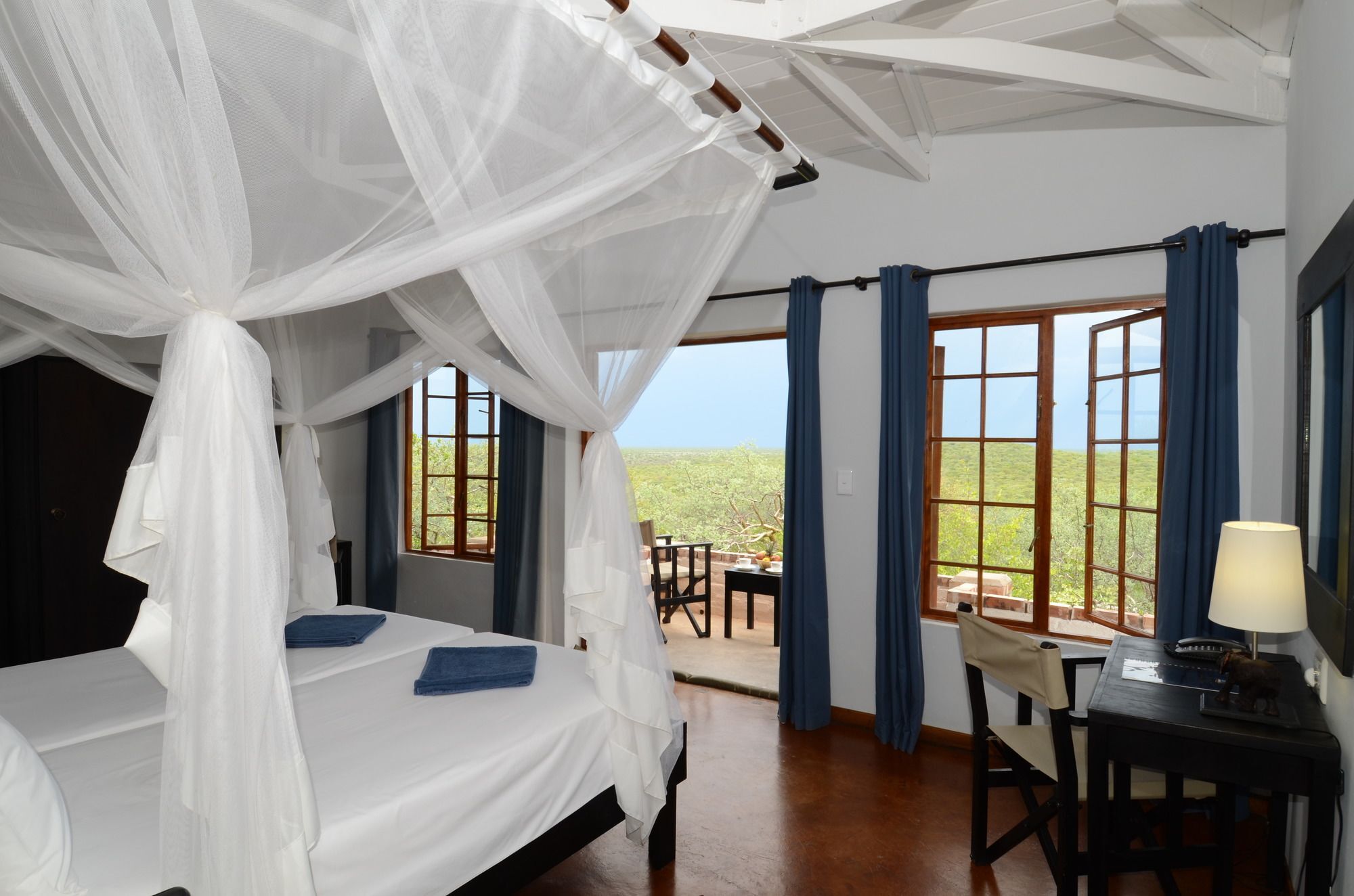 Gondwana Etosha Safari Lodge Окаукуэджо Экстерьер фото