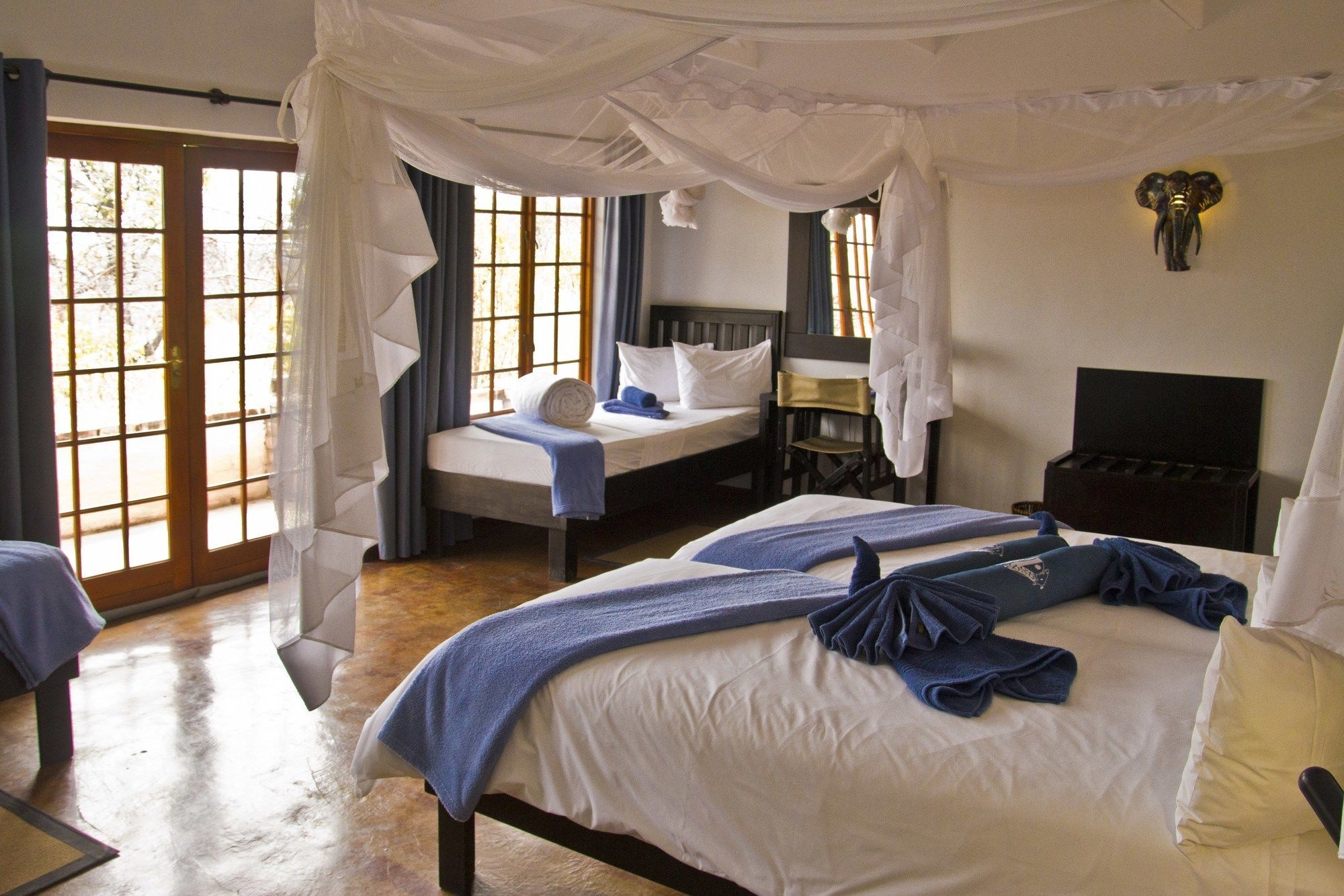 Gondwana Etosha Safari Lodge Окаукуэджо Экстерьер фото